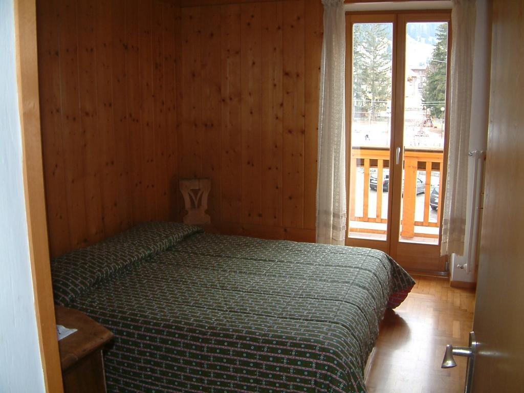 Ferienwohnung Casa Elisa Pozza di Fassa Zimmer foto