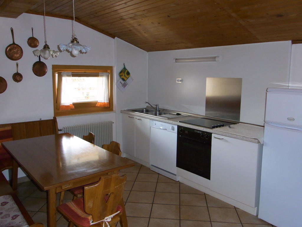 Ferienwohnung Casa Elisa Pozza di Fassa Zimmer foto